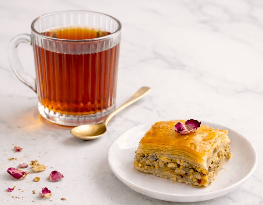 چای و باقلوا